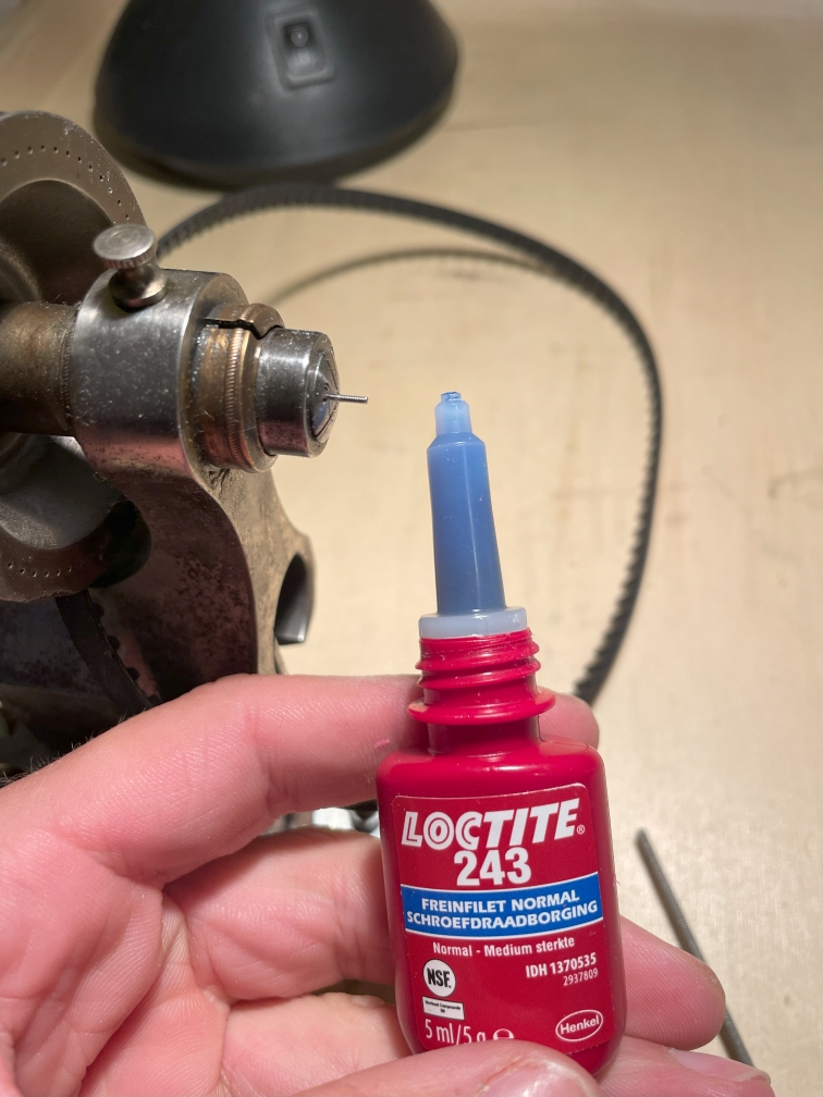 Loctite 243 voor de fixatie