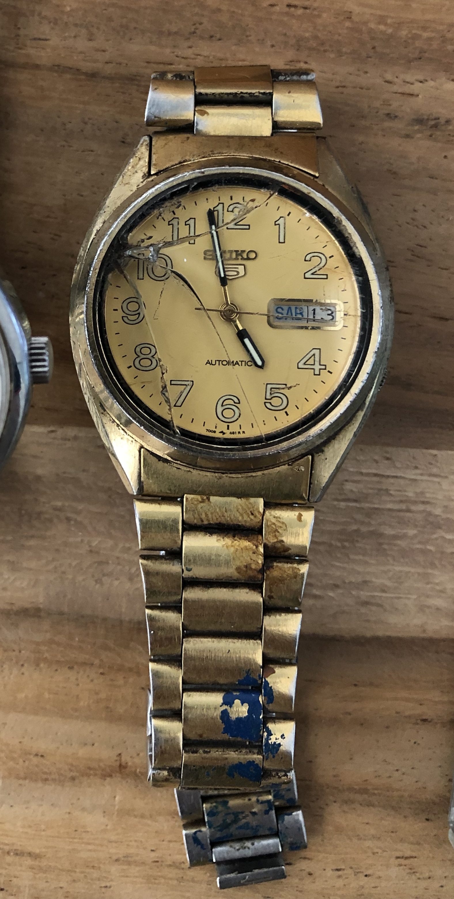 Seiko 5 7009 met kapot glas