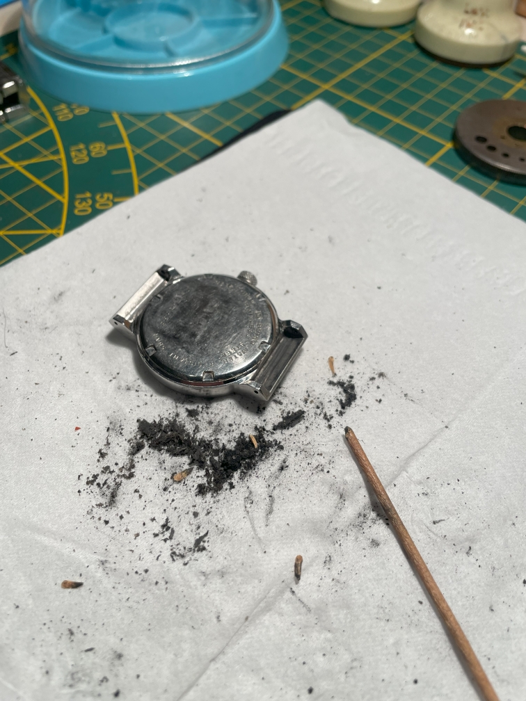 Horlogekast en band schoonmaken